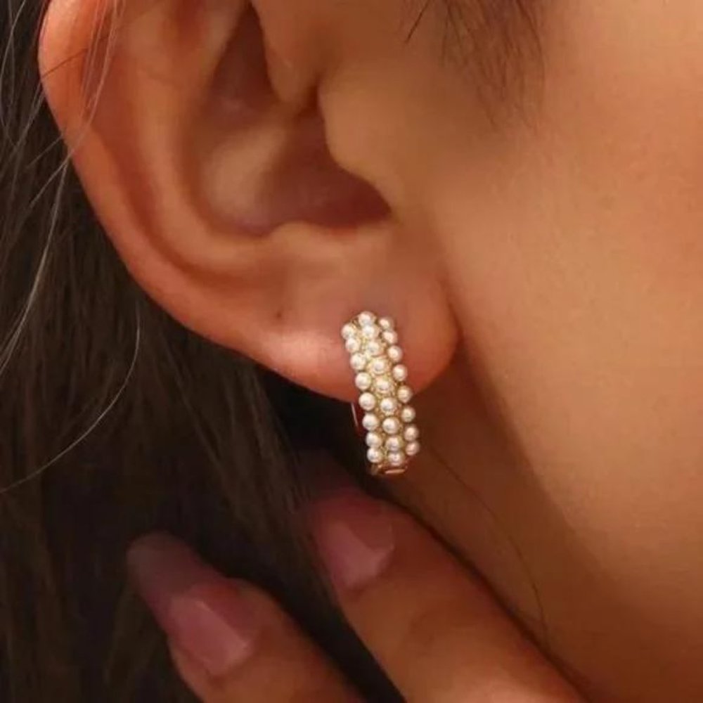 NEW PEARL 18K GOLD HOOP EARRINGS, BEAUTIFUL EARRINGS, CUTE EARRINGS. - Picture 2 of 7